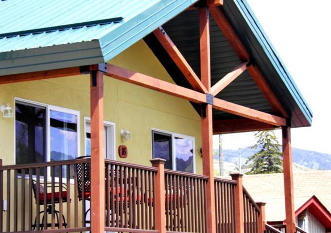 Yellowstone Riverside Cottages Gardiner Exterior foto